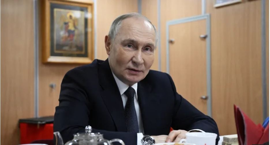 Putin floats idea of UN-led government in Ukraine