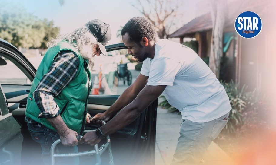 Top 10 countries in helping strangers in 2024