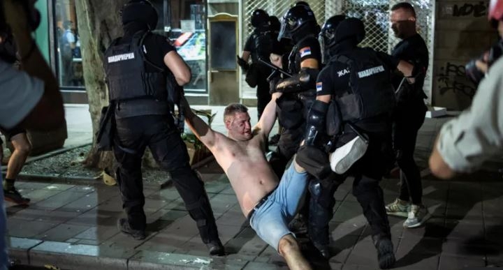 Serbia police clash with anti-government protesters