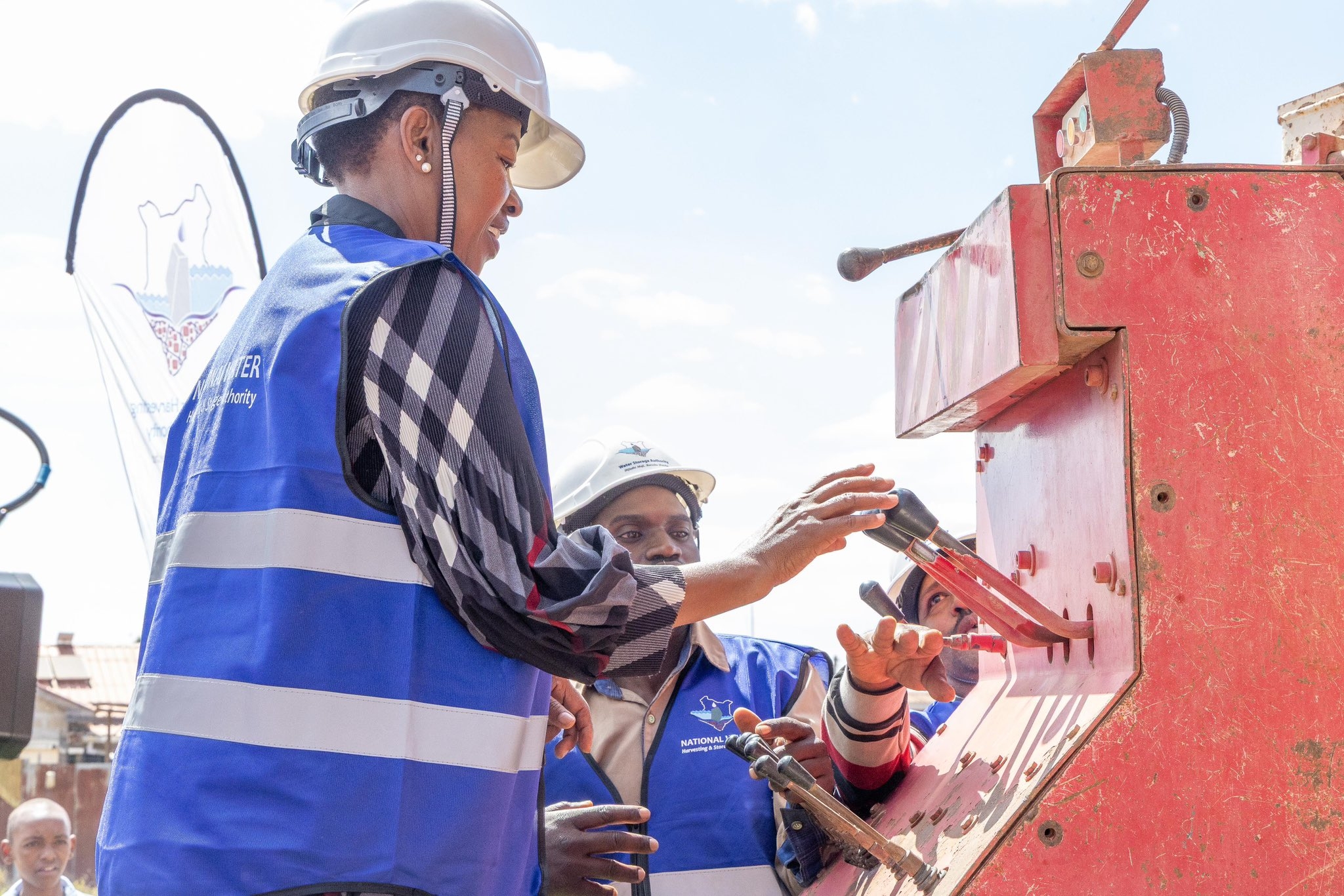 First lady Rachel Ruto launches borehole drilling in Unoa Comprehensive School