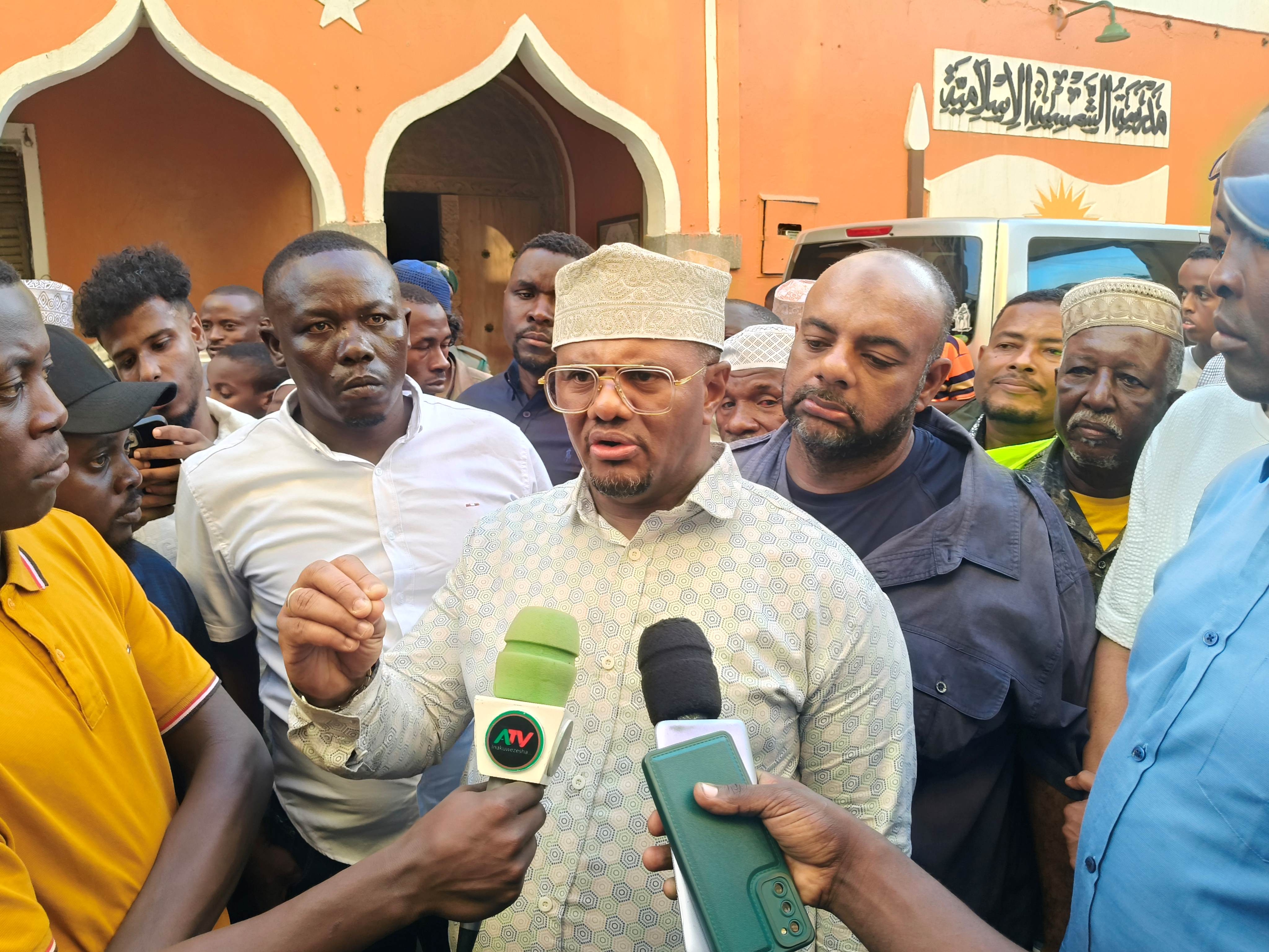 Omar, Bashatir call for calm after Chief Kadhi death