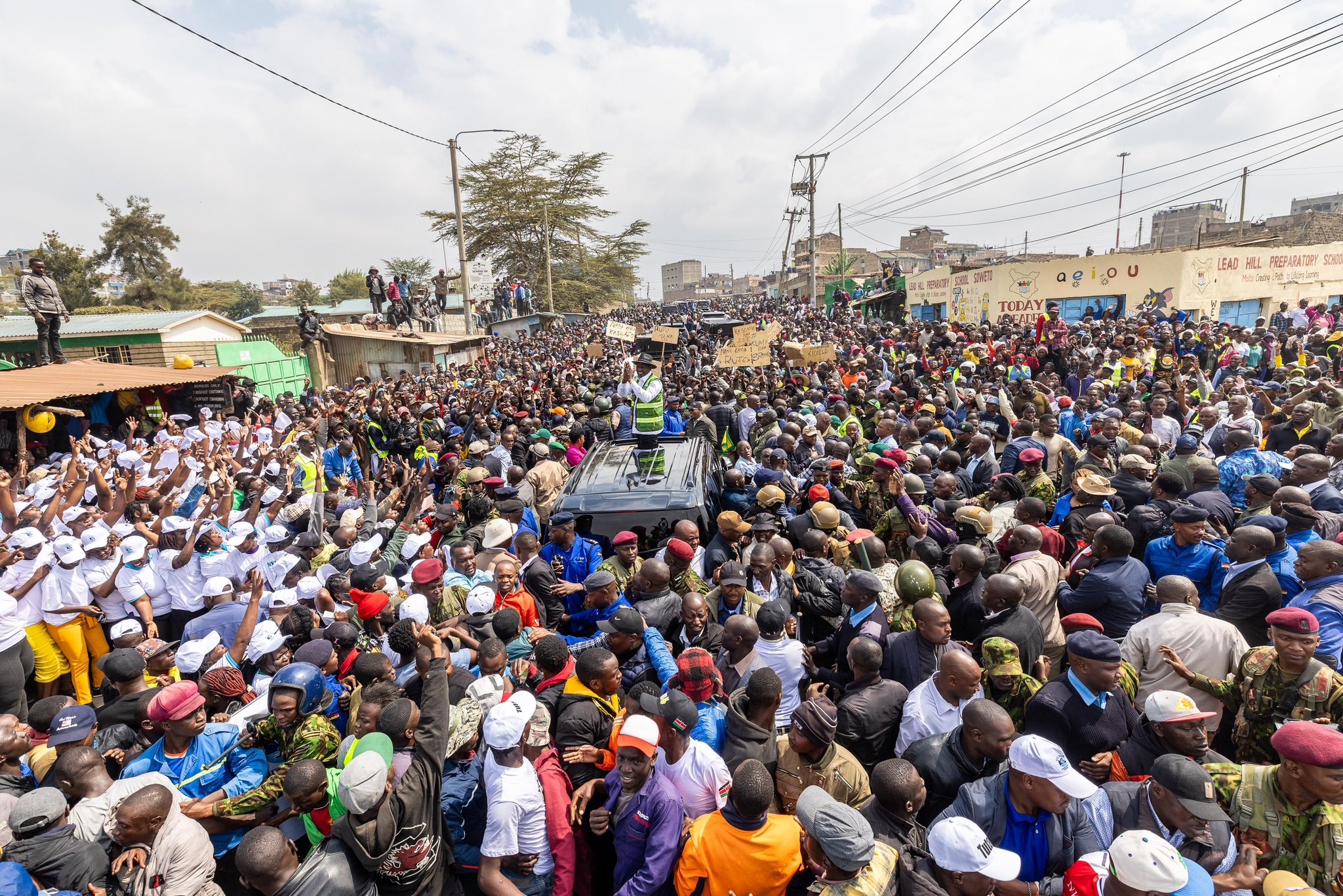 Ruto dismisses ‘clueless’ opposition, woos Gen Z