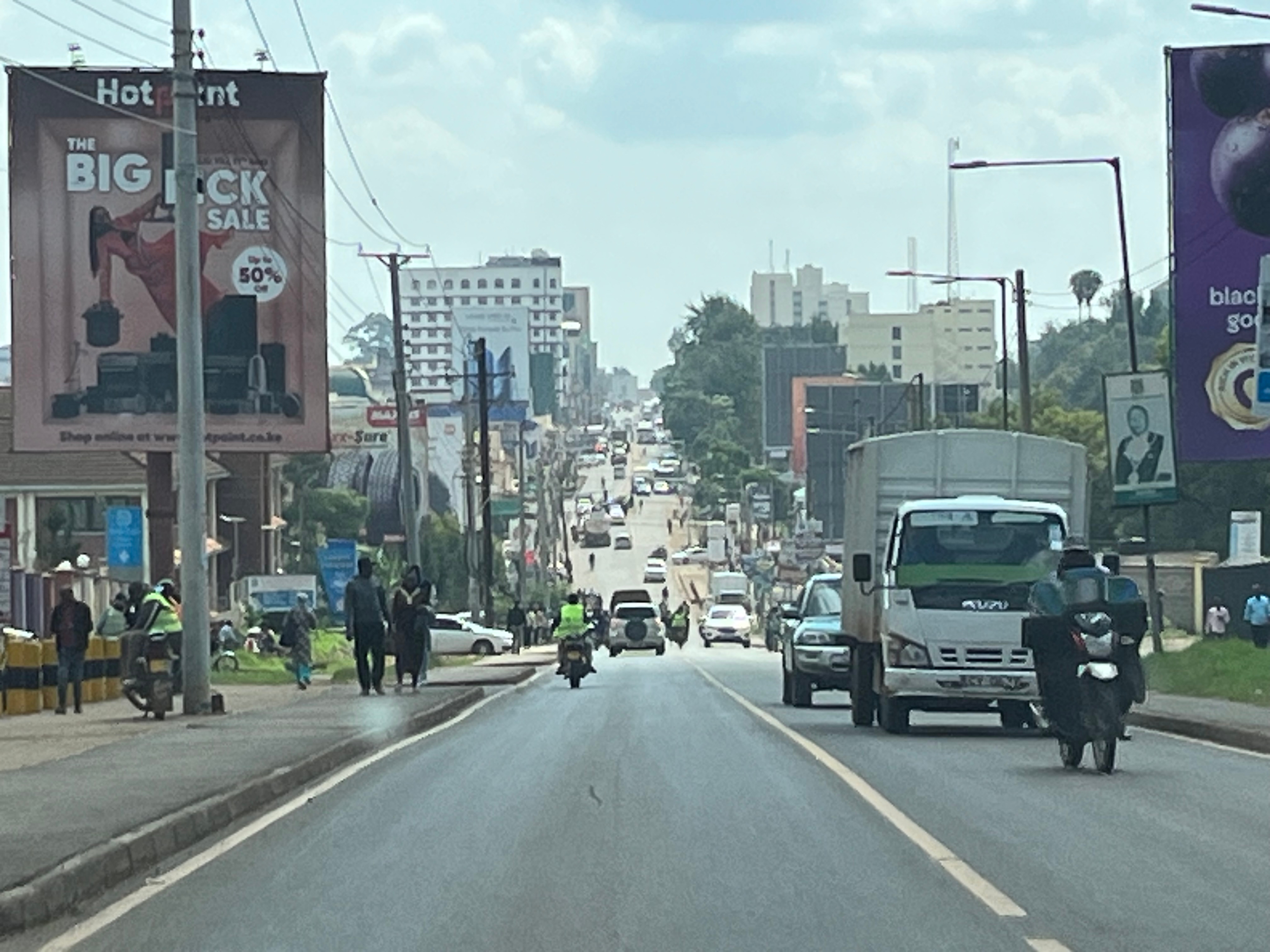 Uasin Gishu unveils Sh3bn solar street lighting in Eldoret