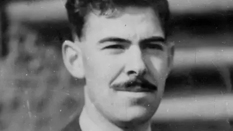 Last surviving WW2 Victoria Cross recipient dies aged 105