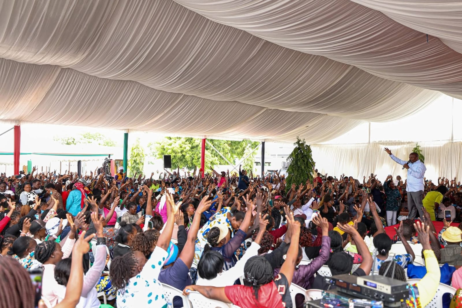 [PHOTOS] Kindiki hosts 5,000 women from Meru County