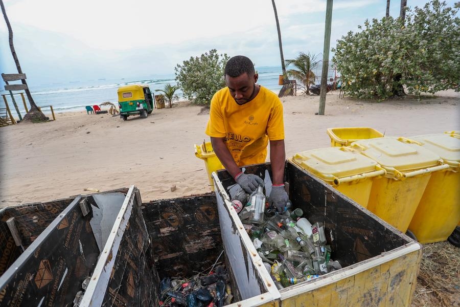 (Hello Africa) How young "waste changers" turn trash into treasure at Tanzania's Coco beach