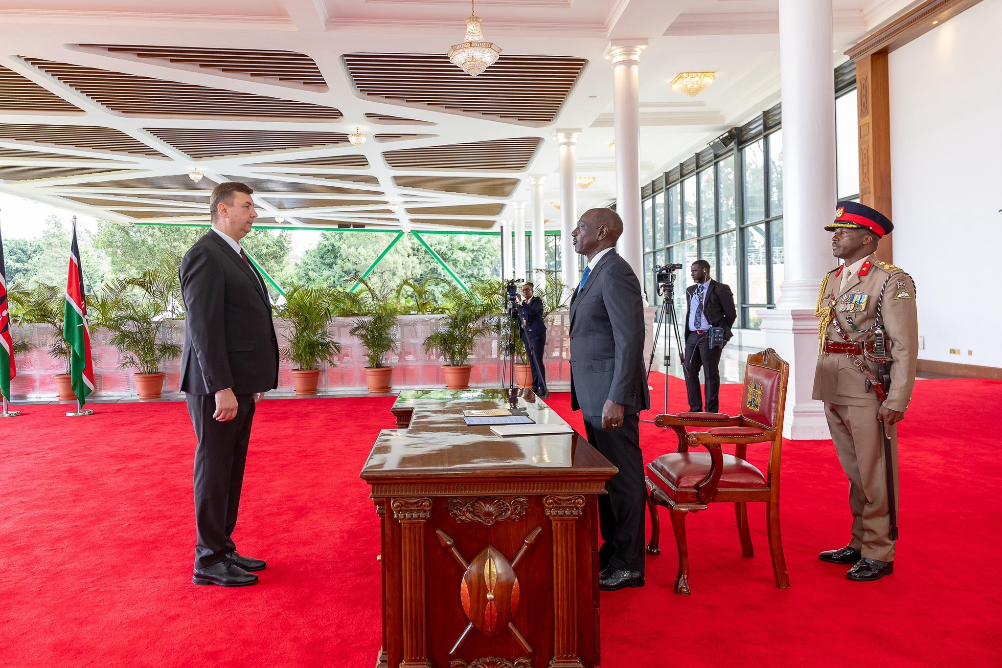 Ruto receives credentials from 8 new envoys