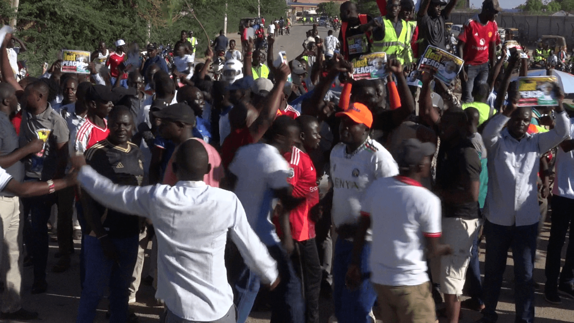 Garissa residents demonstrate following escalating cases of insecurity