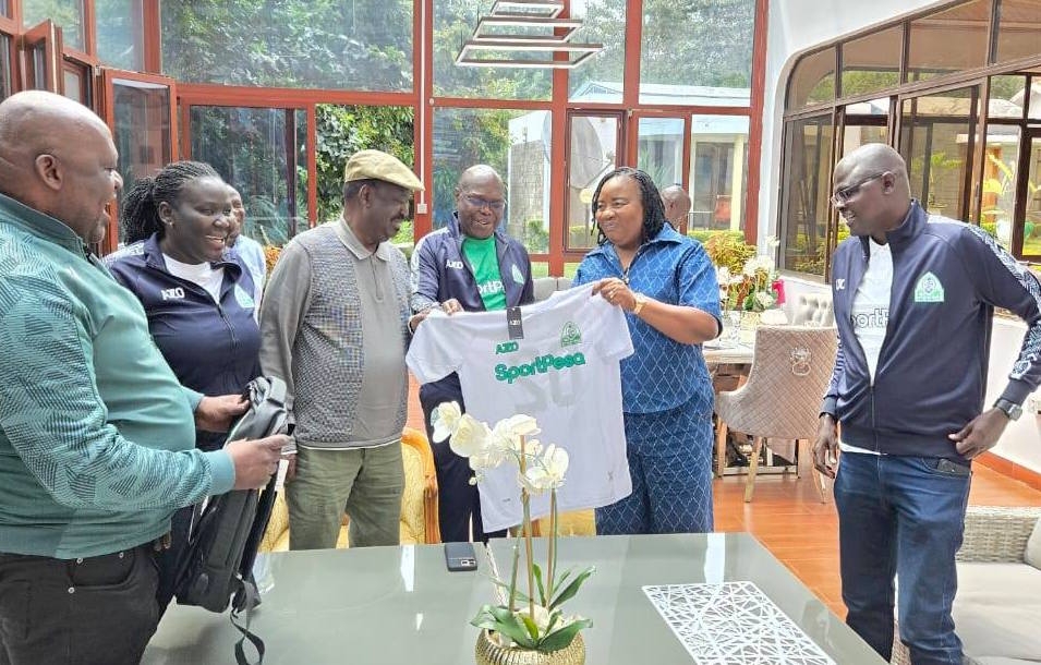 Raila Odinga pledges Sh10m to Gor Mahia ahead of new season