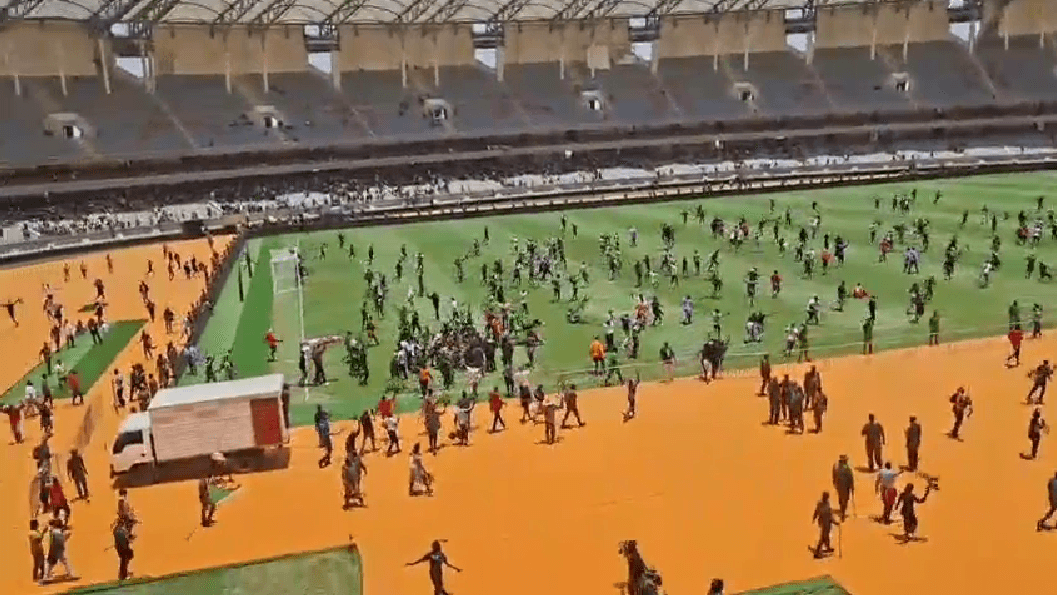 Crowd builds at Kasarani Stadium for viewing Raila’s body
