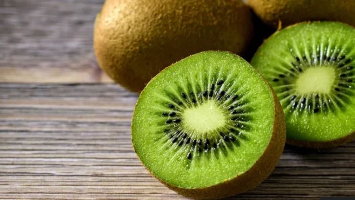 Eat kiwi fruit to relieve constipation, says guidance
