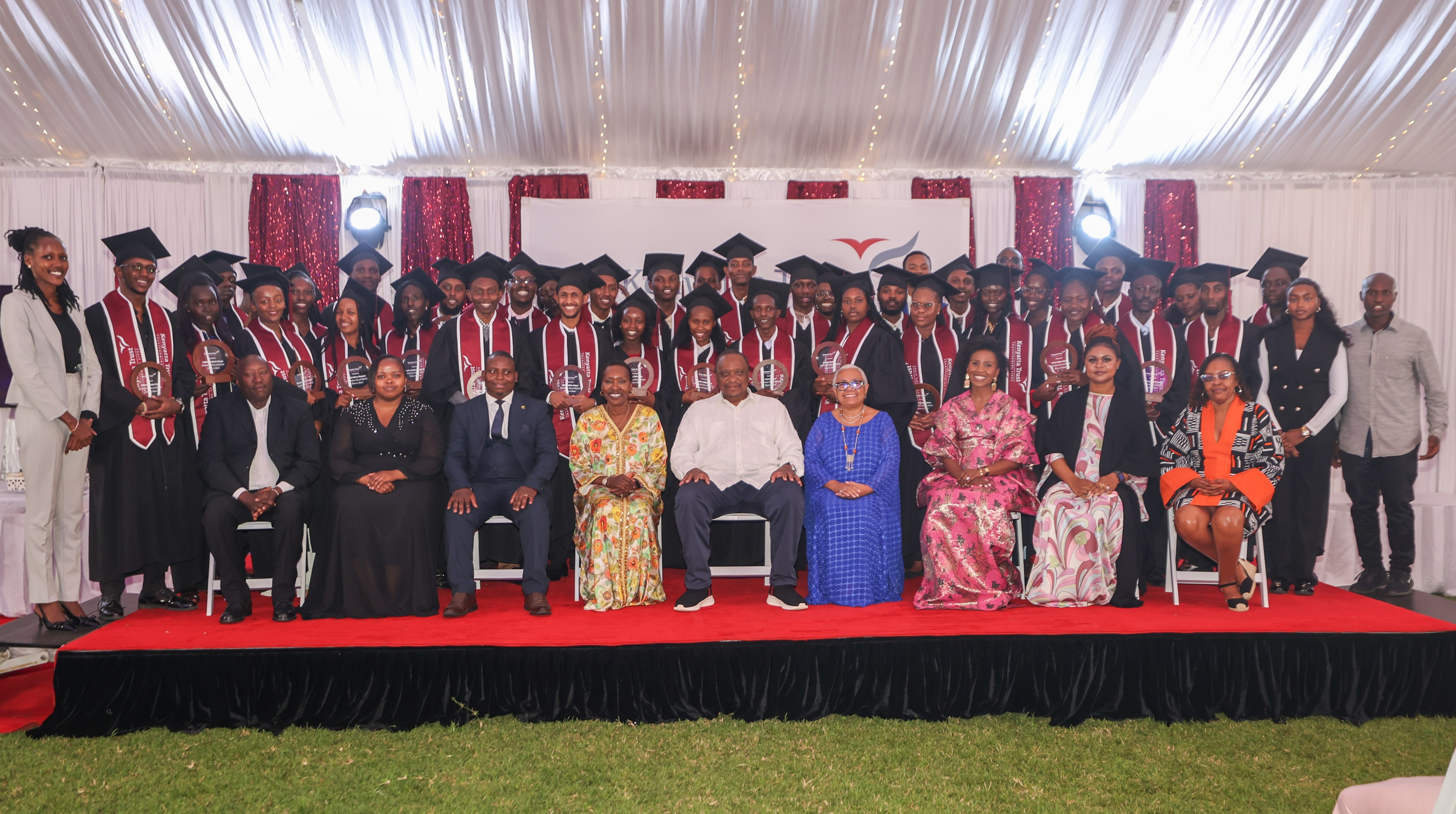 Uhuru urges Kenyatta Trust graduates to lead with integrity