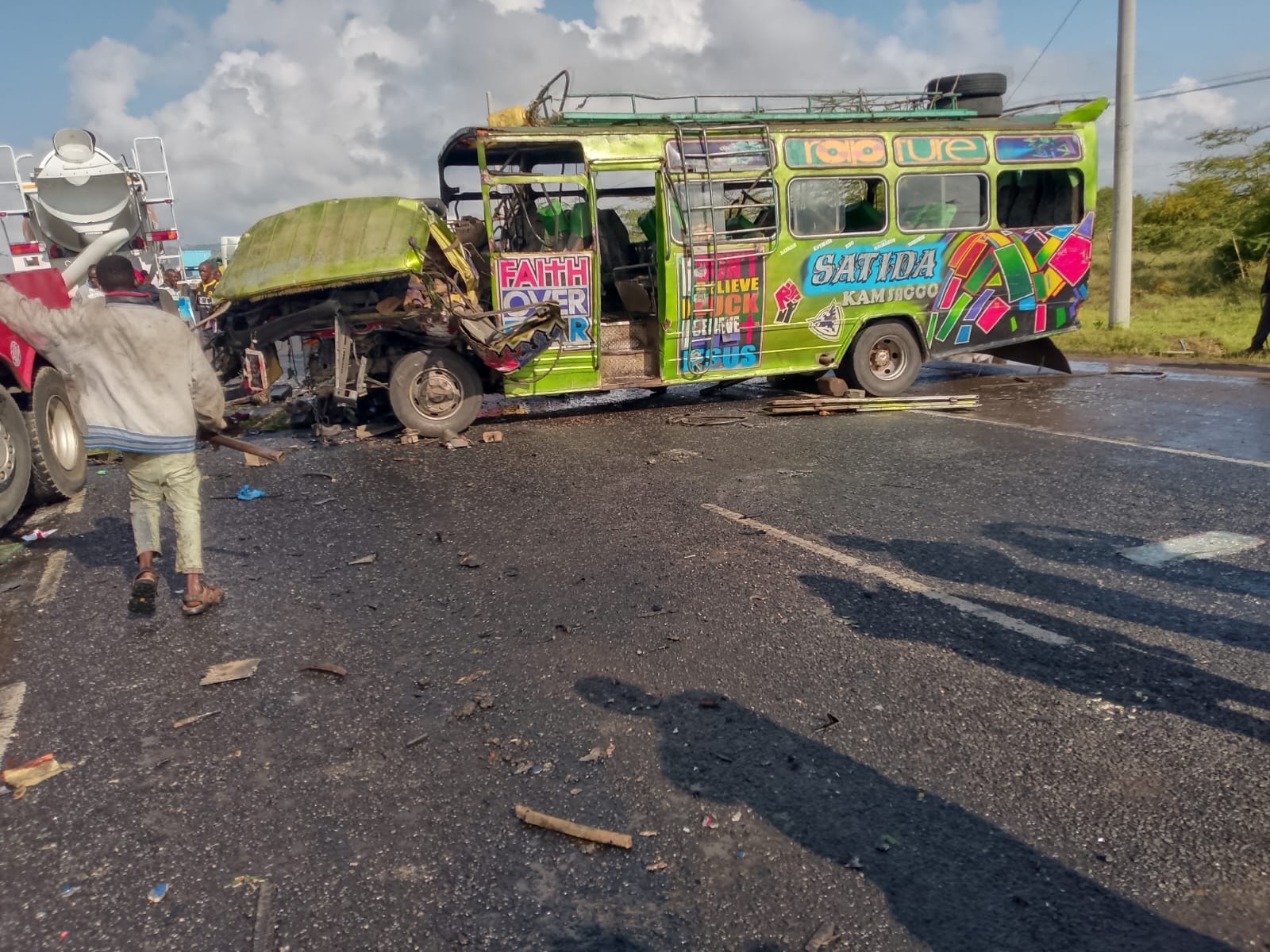 [PHOTOS] Three dead, 15 injured in Mombasa Rd crash