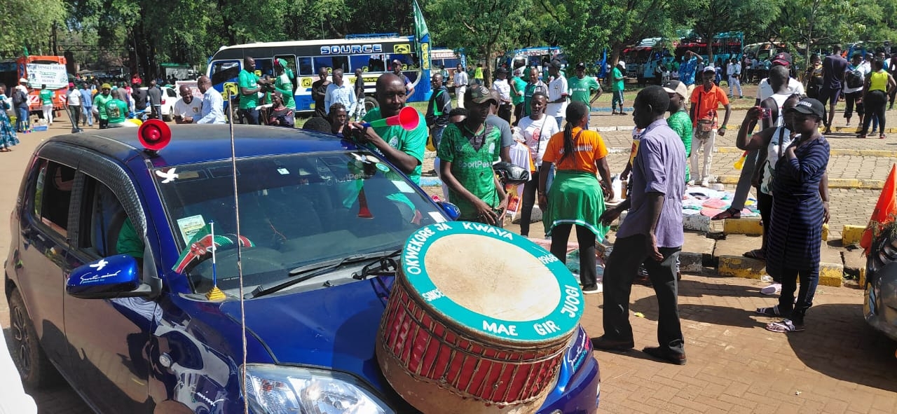 Green Army: K’Ogalo fans travel to Bondo to honour Raila