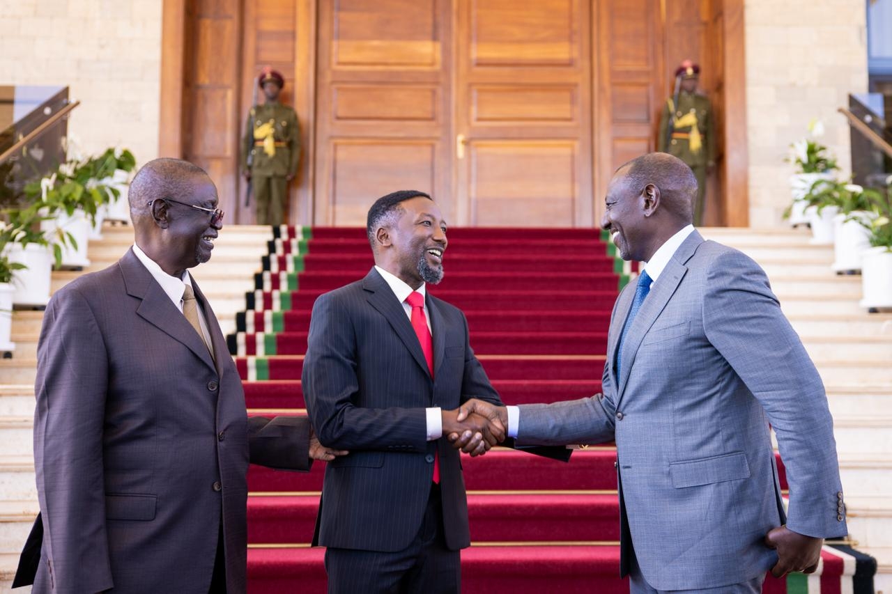 PHOTOS: Ruto, Oburu meet Wamuthende at State House