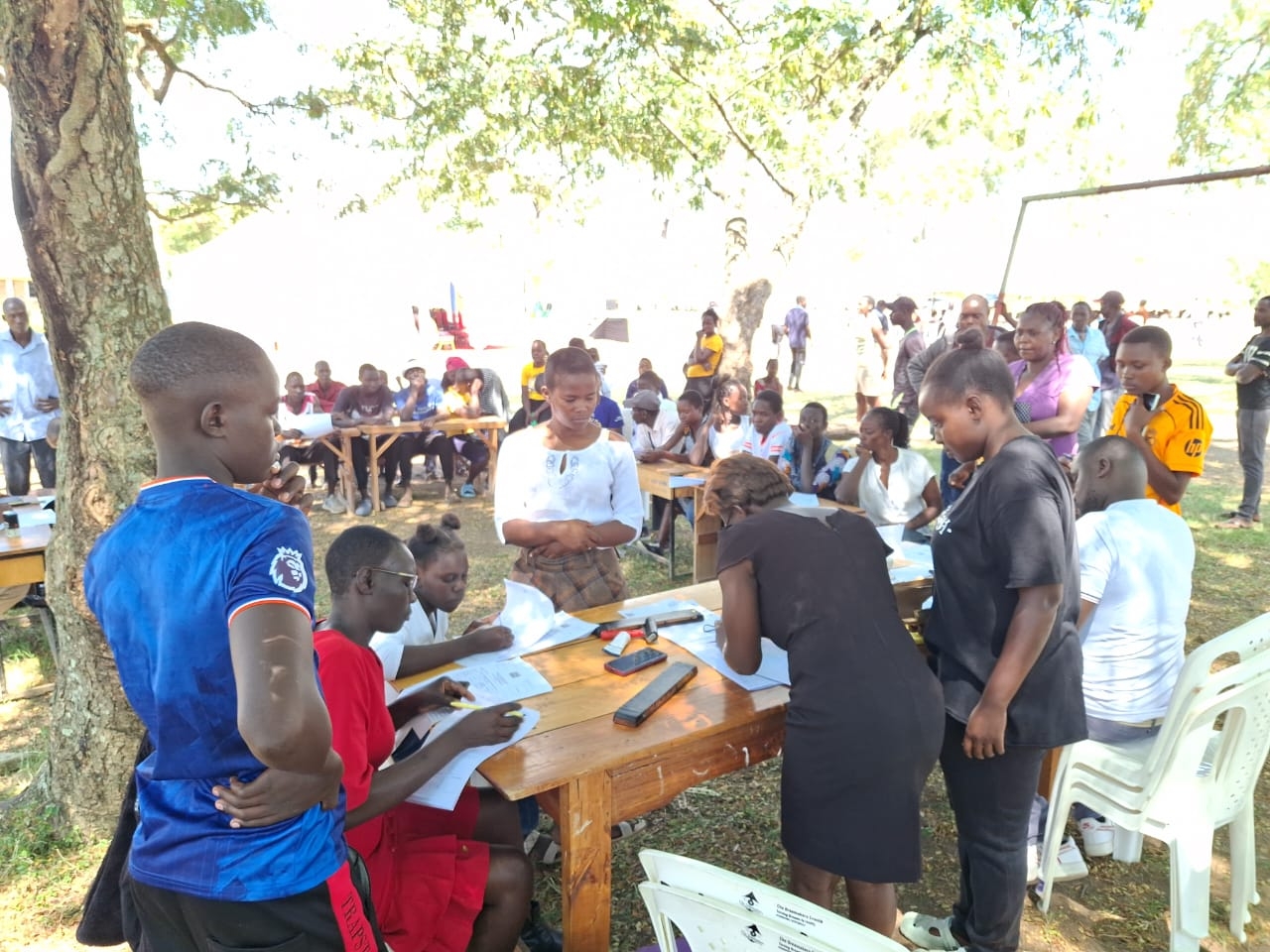Nyanza youths turn out in large numbers as ID registration moves to ward level