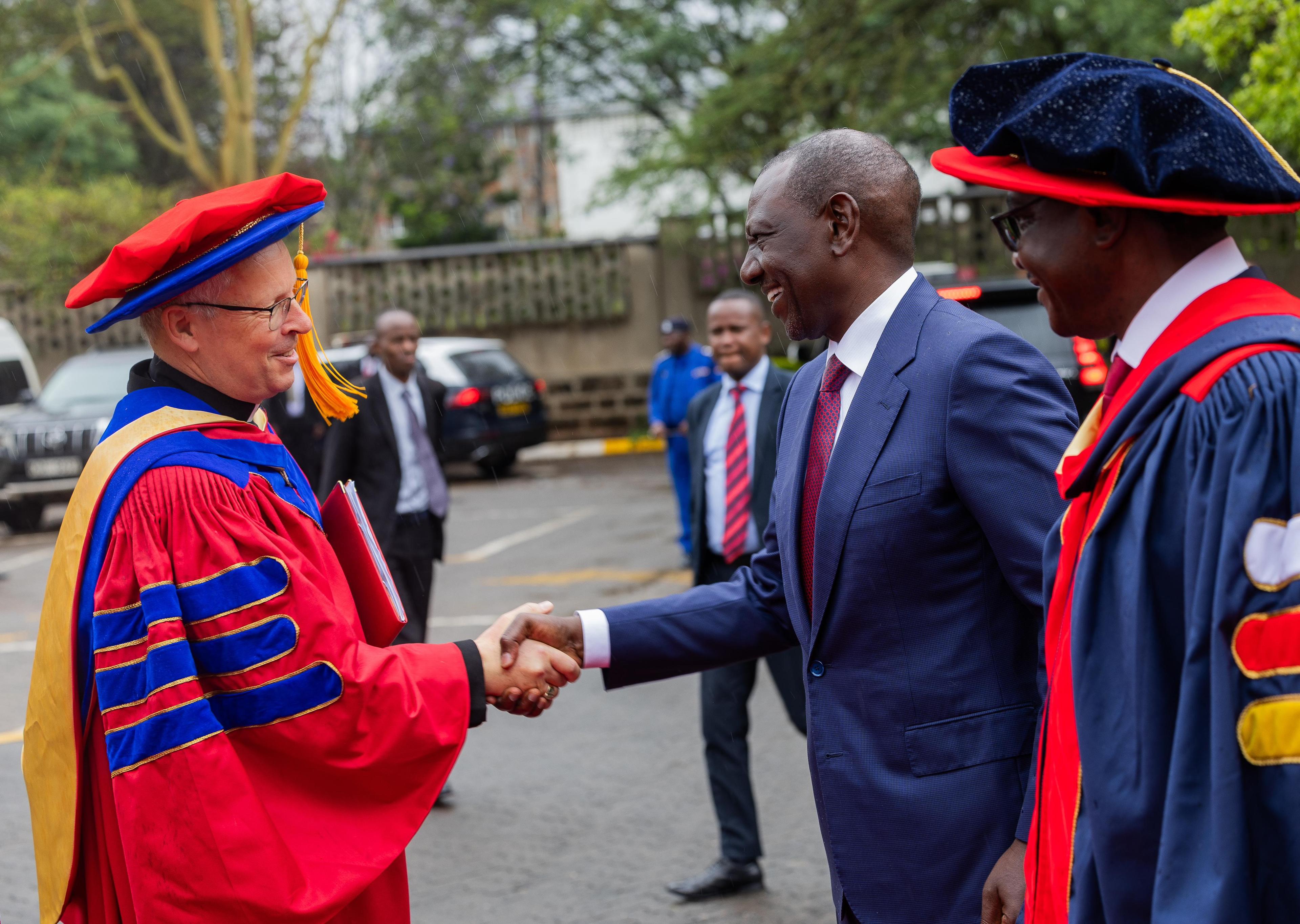 [PHOTOS] Ruto attends Tangaza University graduation