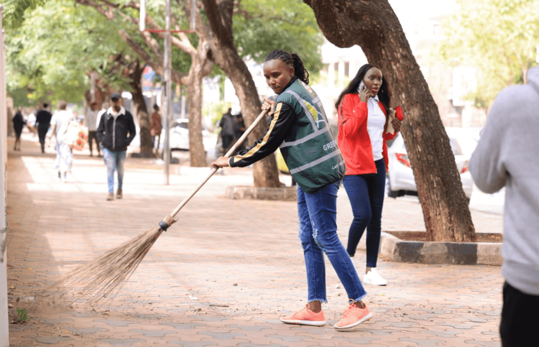 City Hall to hawkers: Move your wares after 10 pm