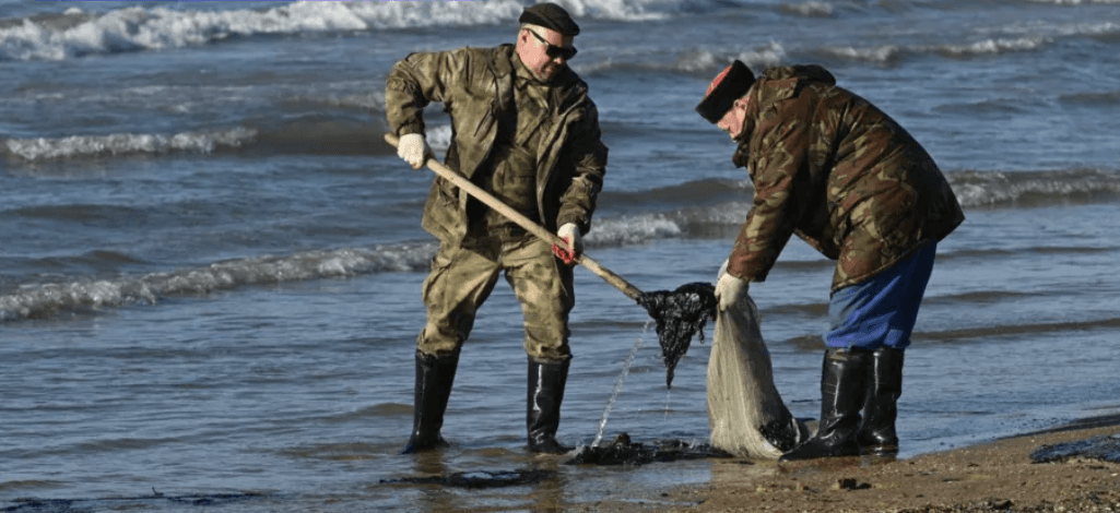 Russia suffering 'environmental catastrophe' after oil spill in Kerch Strait