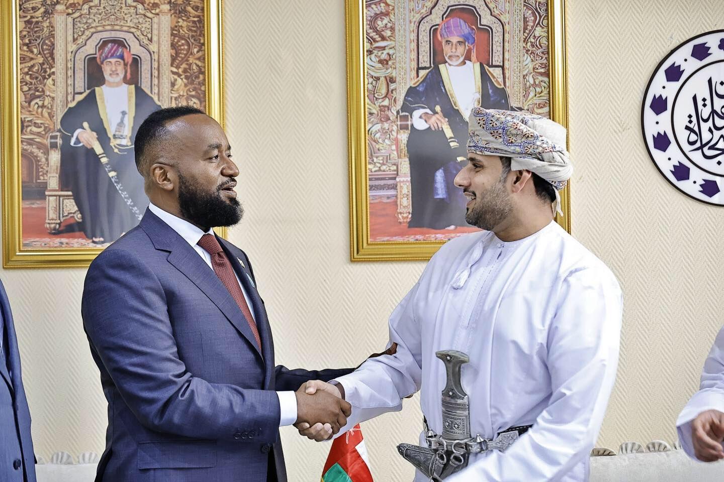 Joho holds talks with Oman Chamber of Commerce chair Al Rowas