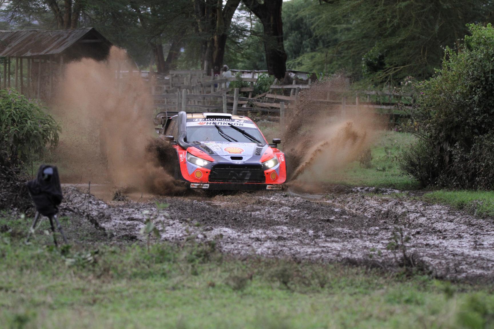 Safari Rally: Estonian Tanak beats Evans by 24.4 seconds to lead first loop of day two
