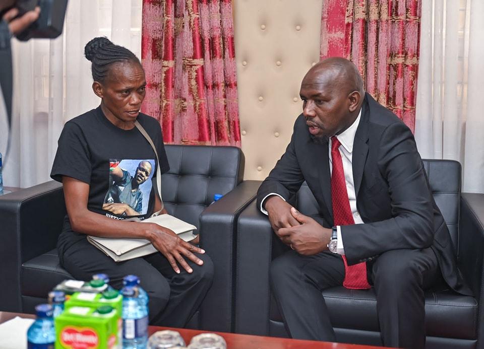 Murkomen meets mum who stormed event in Nakuru