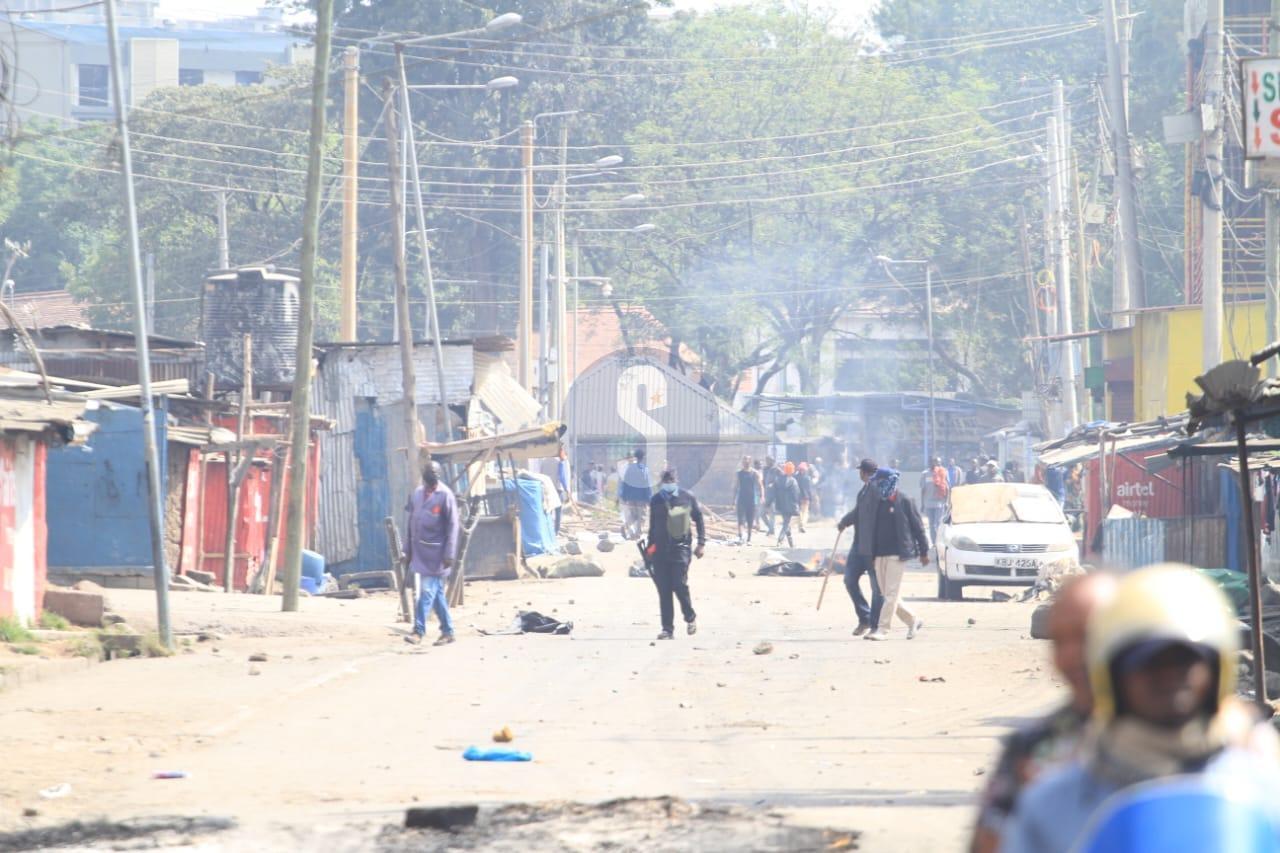 [PHOTOS] Police, youth clash in chaotic Majengo standoff