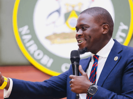 I apologise, Sakaja tells MCAs as Ruto, Raila come to his rescue