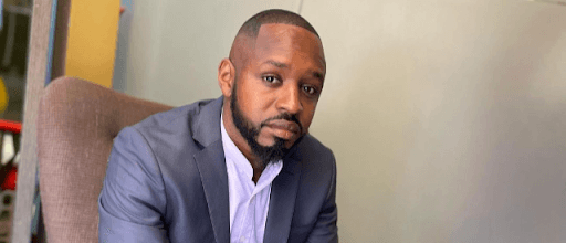 Tanzanian cops visit Boniface Mwangi hotel room