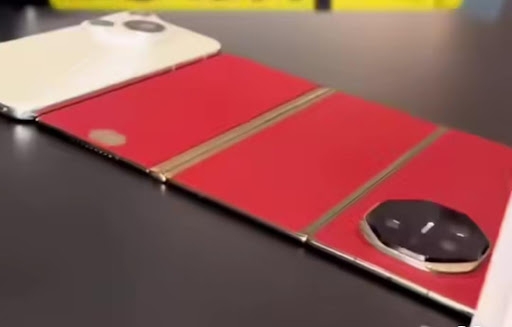 Huawei's latest marvel phone attracts crowds in Beijing