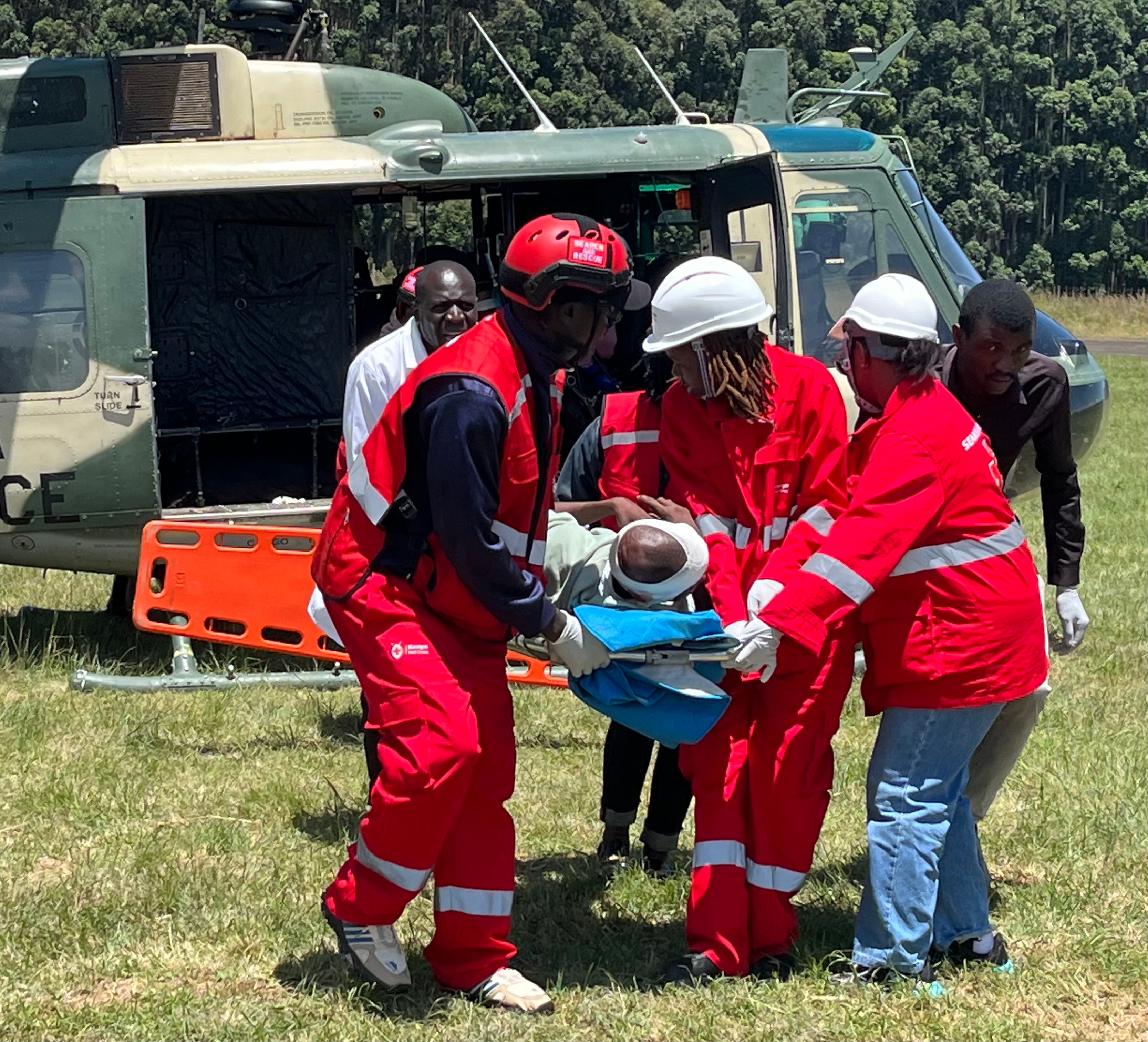 Mudslide search: One body, 6 more survivors found